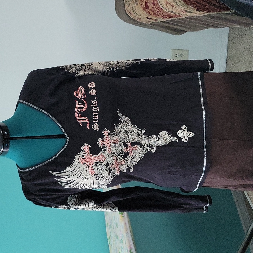 Harley Davidson shirt right from Sturgis, could not try it on and it doesn't fit